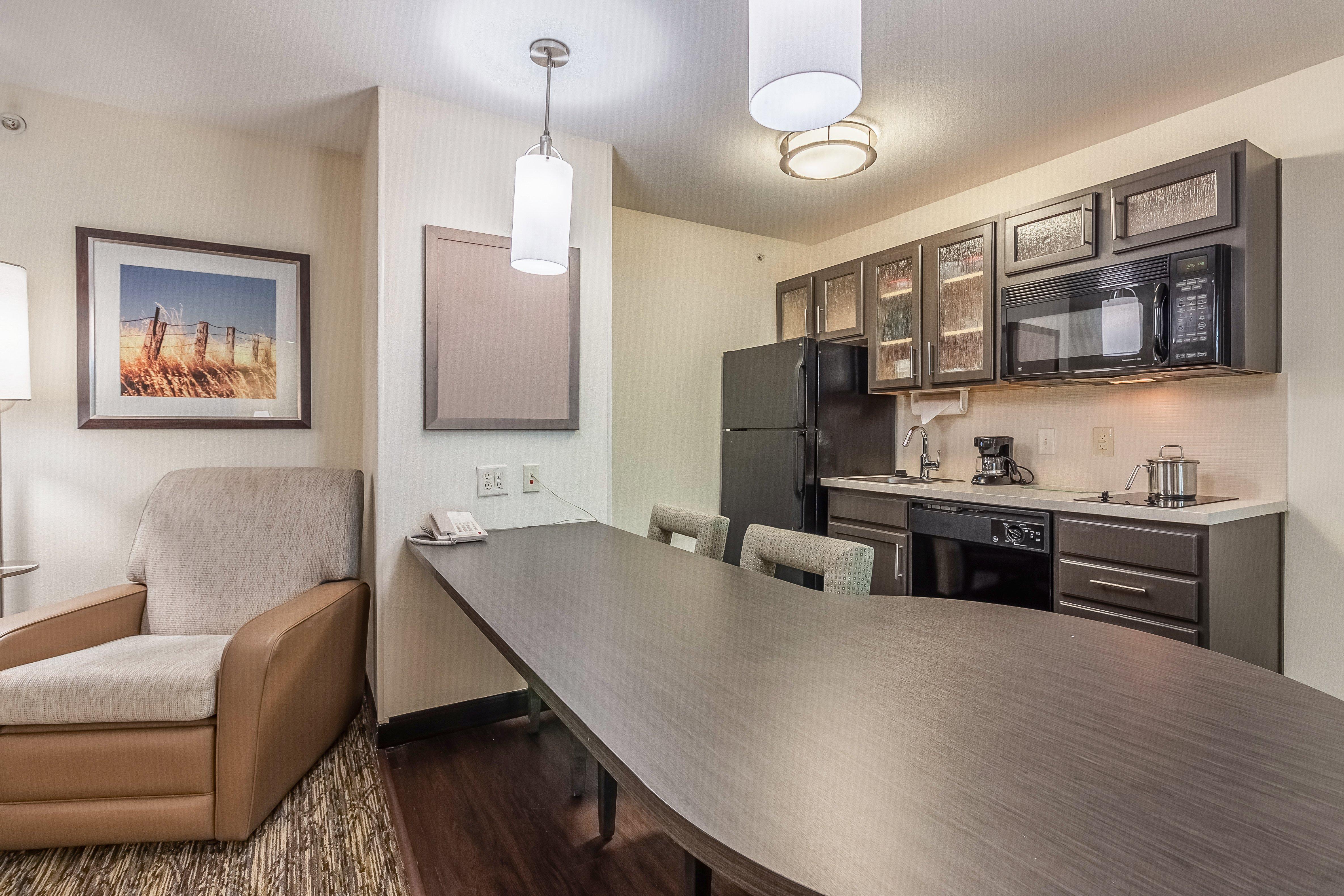 Candlewood Suites Lincoln By Ihg Экстерьер фото
